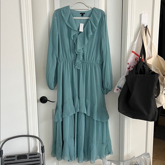 Ann Taylor ruffle dress NWT - Picture 5 of 5